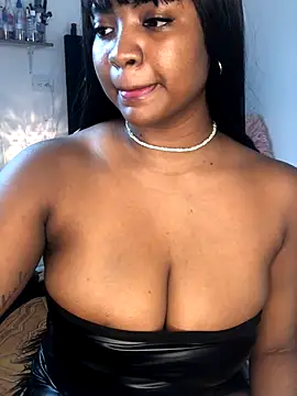 ValerieBlakee online show from October 27, 7:41 pm