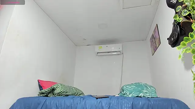 flor herrera01 online show from November 7, 8:03 pm