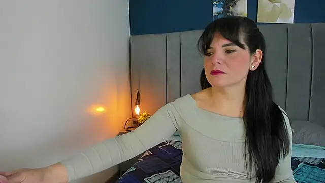 laura hotties online show from November 10, 12:44 pm