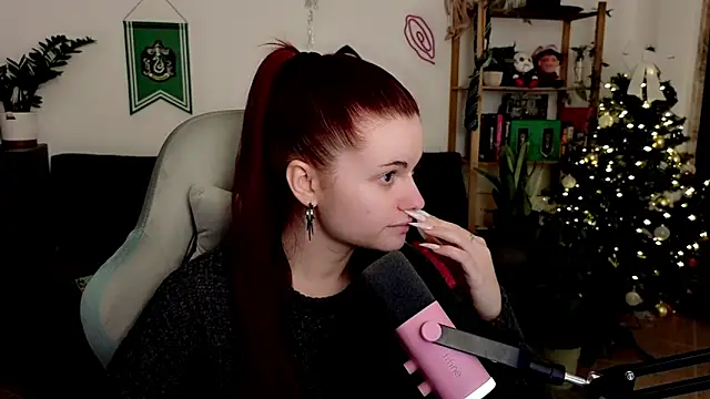 Della Ideal online show from December 22, 6:22 pm