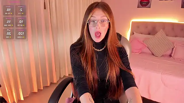 Emily Warren  online show from March 28, 8:41 pm