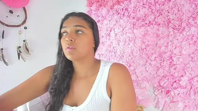 Melodymoore  online show from March 15, 9:28 pm