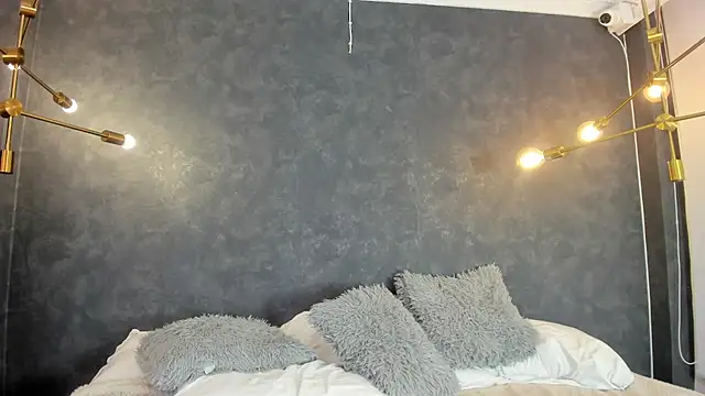 zephyra-angels online show from December 15, 3:56 am