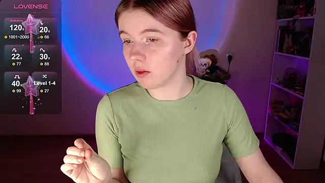 Strawberry juli online show from February 13, 1:40 am