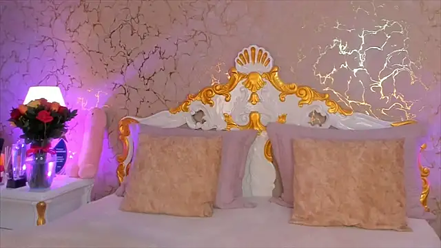 ScarlettWallace online show from November 8, 8:03 pm