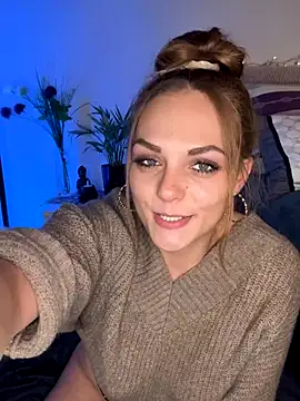 OCTAPUSSY2000 online show from November 28, 9:18 pm