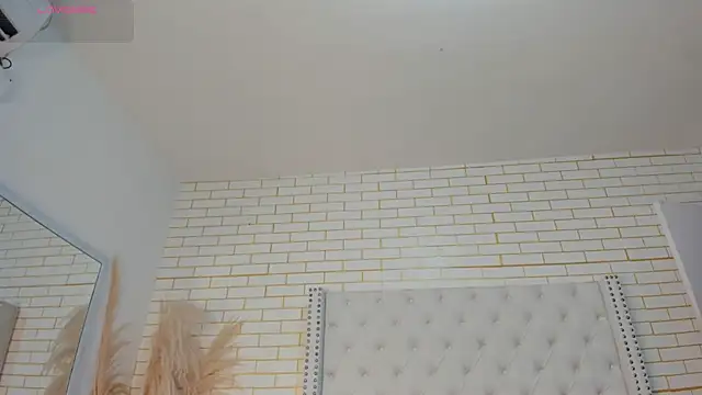 Emilly wilson  online show from January 15, 11:27 am