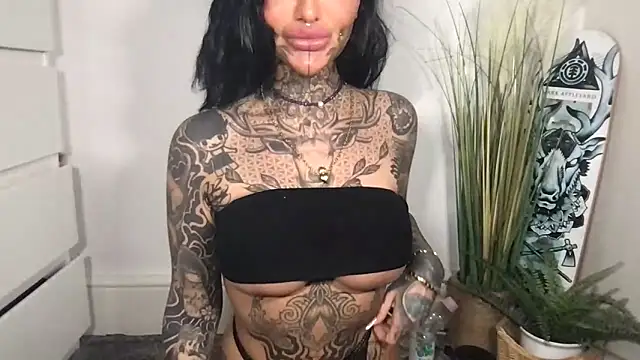 Peaches and the Cream online show from February 27, 6:19 pm