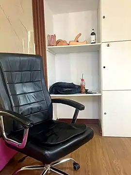 PinkyMoon online show from November 13, 5:39 am