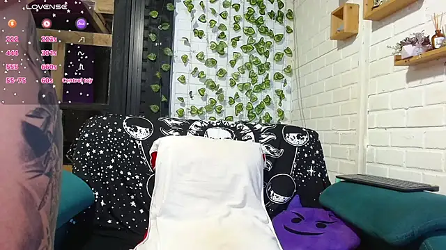 LiraSonnett online show from September 18, 12:53 am