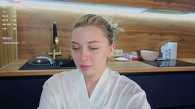 christie luv online show from January 15, 1:39 pm