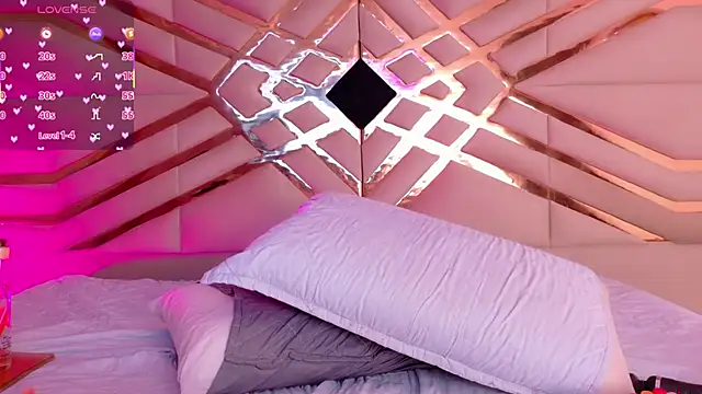 playfulcurvy online show from October 6, 10:14 pm