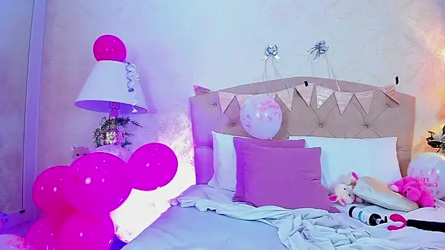 Mia Montess online show from March 24, 4:45 pm