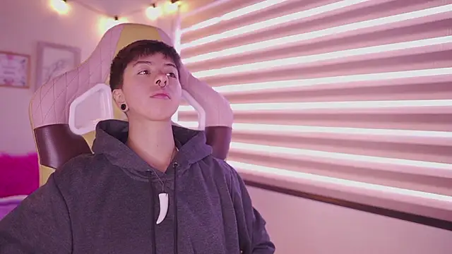 tommy blue online show from March 6, 12:33 pm