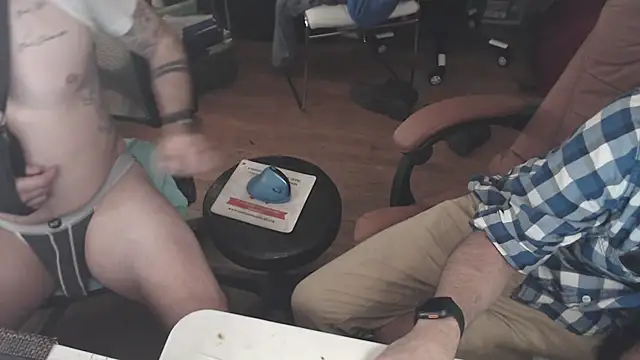 weknowourworth6999 online show from October 16, 9:50 pm