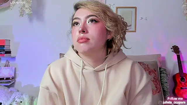 julieta cooper20 online show from April 3, 4:21 am