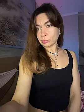 Mary Kiitty online show from April 1, 1:52 pm