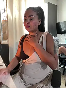 Ariana Rodriguez online show from January 5, 5:27 pm