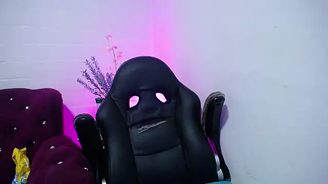 Ayliinn  online show from September 21, 4:00 am