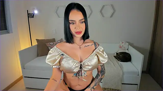 ValentinaMilann online show from March 21, 2:05 am