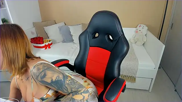 ValentinaMilann online show from September 22, 1:48 am