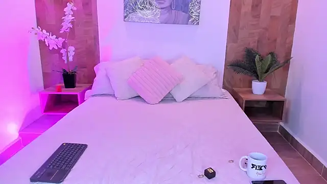 isabella winkler online show from January 14, 11:26 am