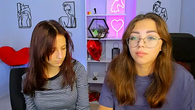 kiki swan online show from September 10, 5:51 am