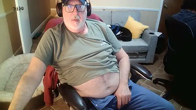 superbearboss online show from December 17, 6:23 pm