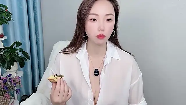 Dewluna online show from April 14, 11:05 pm