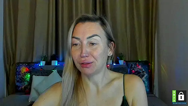 Kiss julli88I online show from December 13, 7:53 pm