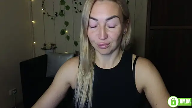 Kiss julli88I online show from October 10, 5:29 pm