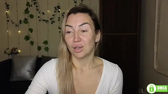 Kiss julli88I online show from December 14, 8:03 pm