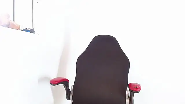 Small Hot19 online show from November 12, 5:00 pm