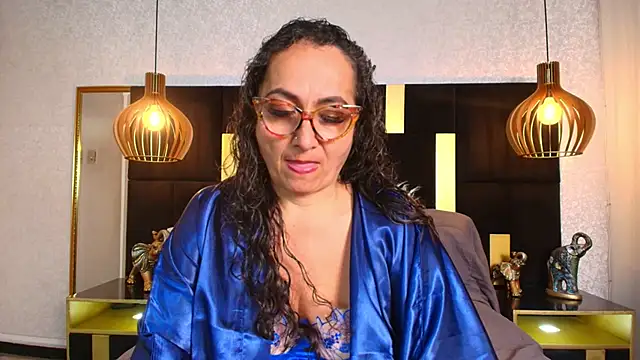 AlessandraLeroy online show from November 15, 12:39 pm