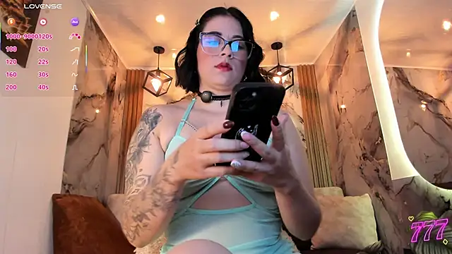 victoriacooper21 online show from March 22, 9:43 pm