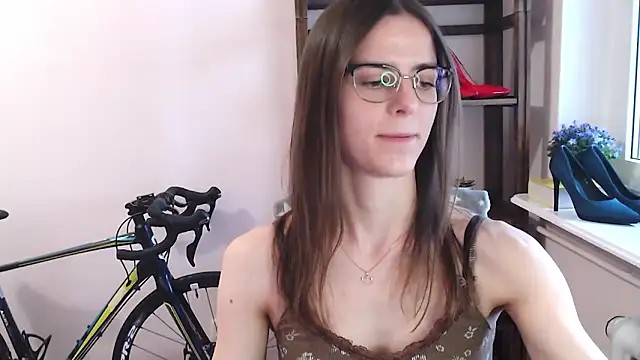 love megi online show from February 6, 2:42 pm