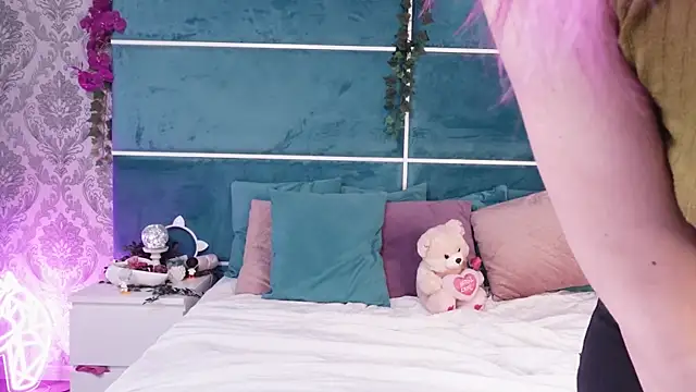 SunnyGlow online show from September 29, 11:59 am