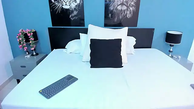 SophiaQueens online show from January 13, 8:13 pm