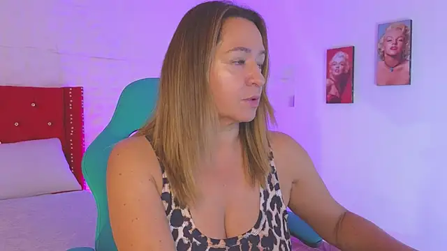 weet Evans    online show from October 21, 3:32 am