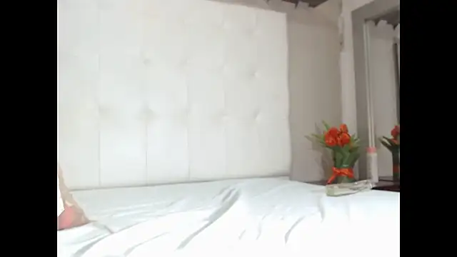 willow smitt online show from September 17, 12:36 pm