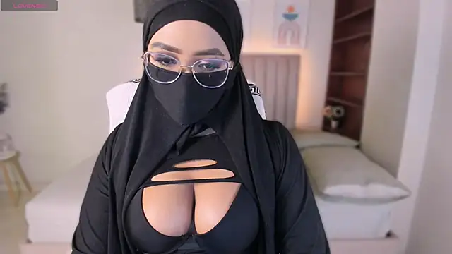 Sasha Anaan online show from September 18, 9:08 am