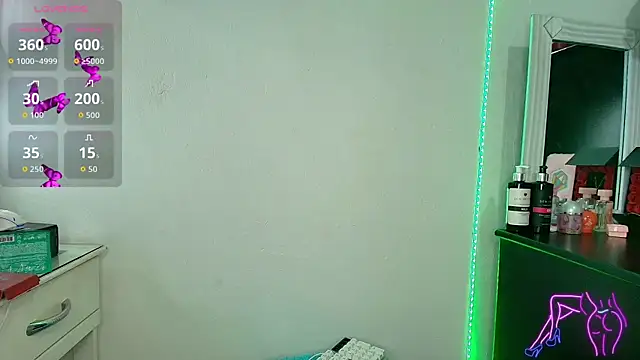 charlotte walker1 online show from December 2, 10:23 pm