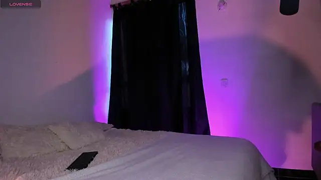 adara evanss online show from April 12, 10:45 pm