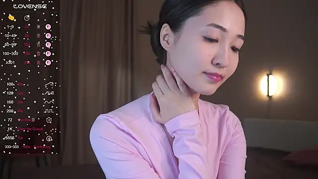 SeulBi online show from April 18, 12:40 pm