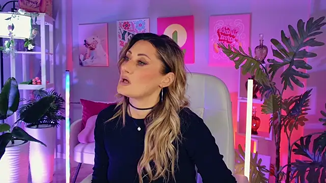 SarahAlluring online show from January 11, 1:27 pm