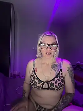 Curvy-Cleo online show from February 11, 9:05 pm