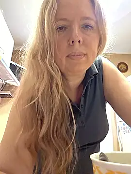 Irina3718 online show from June 3, 3:06 pm