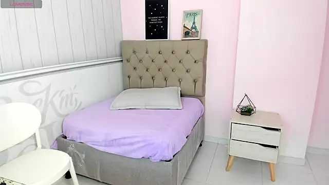 Tania Duque online show from October 22, 2:11 pm