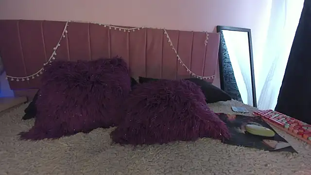 kitty-kryss online show from March 13, 6:20 pm