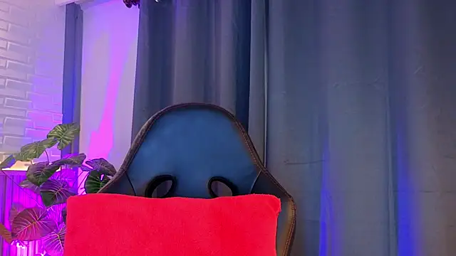 TiffanyWalk online show from September 12, 11:39 am